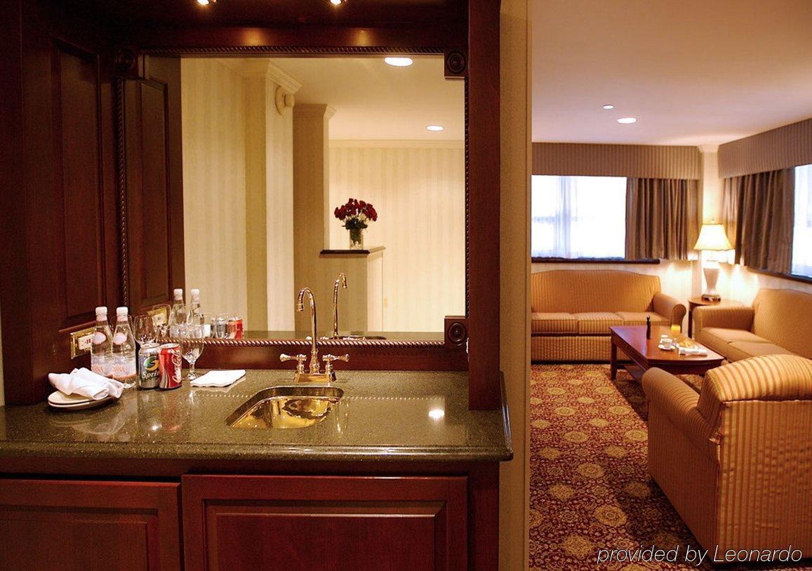 The Radnor Hotel Wayne Chambre photo